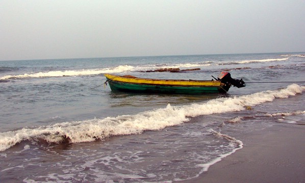 boat_surf2.jpg